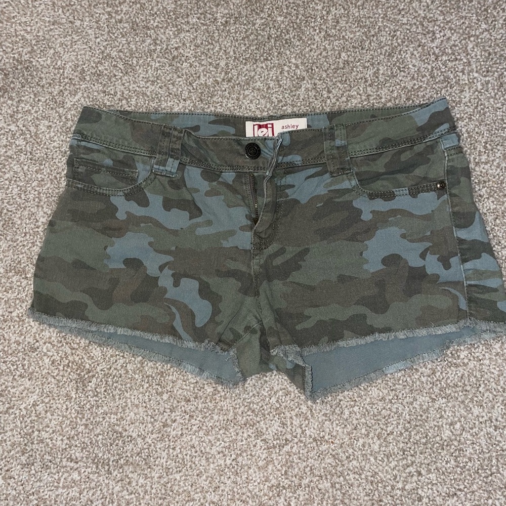 LEI Women's Camouflage Jean Shorts